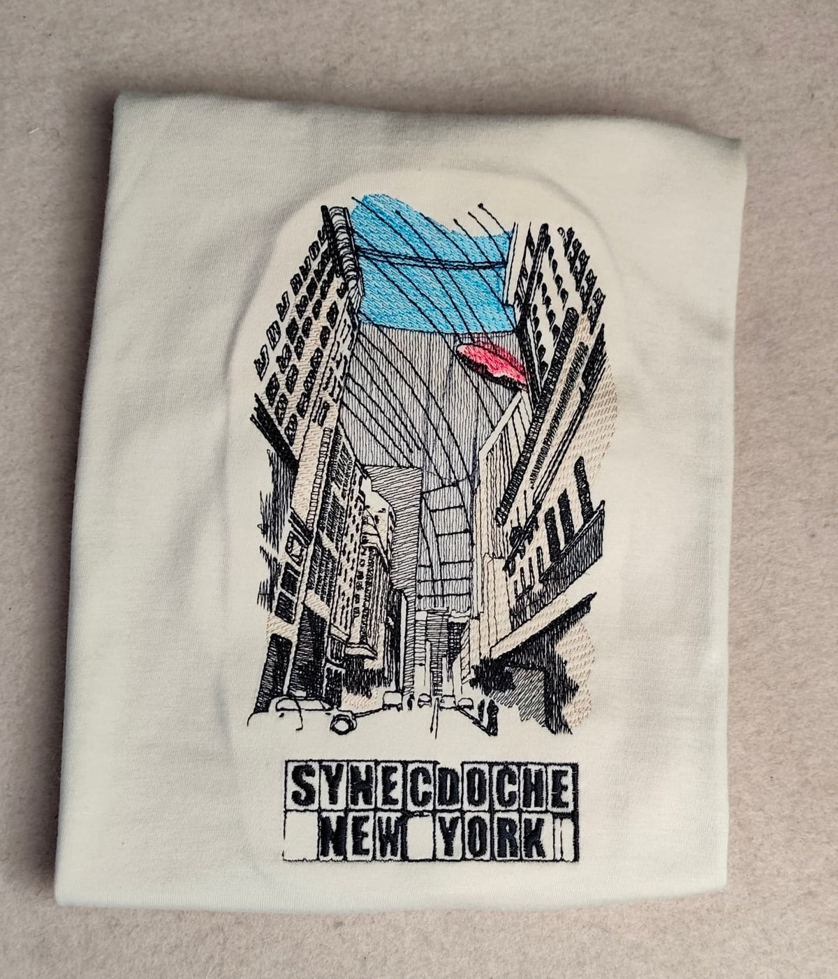 Κέντημα με Τοπίο σε T-shirt